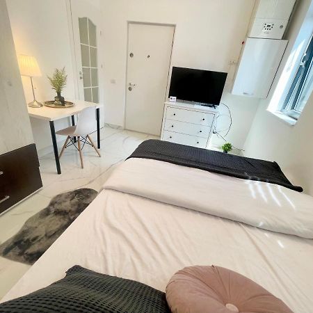 Cozy Central Studio Near Park Bukarest Exterior foto
