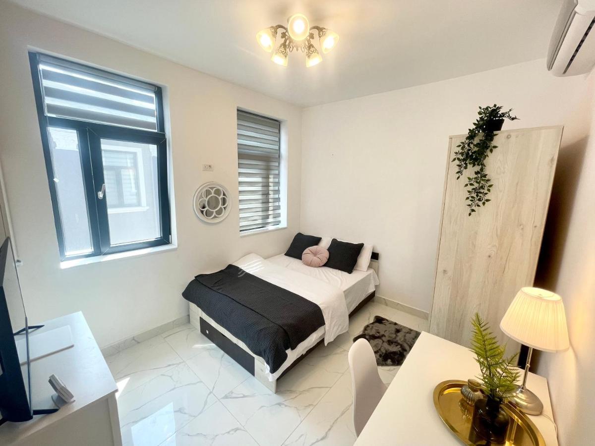 Cozy Central Studio Near Park Bukarest Exterior foto