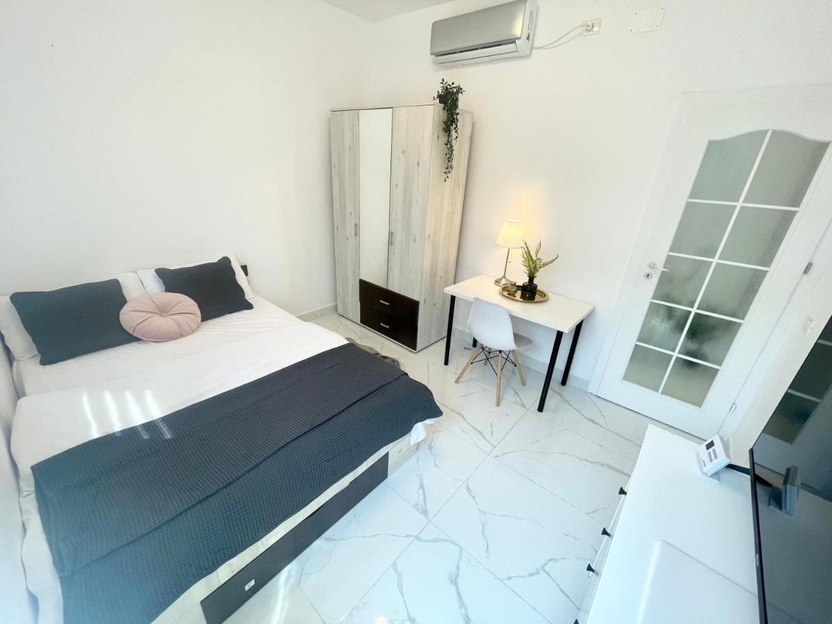 Cozy Central Studio Near Park Bukarest Exterior foto